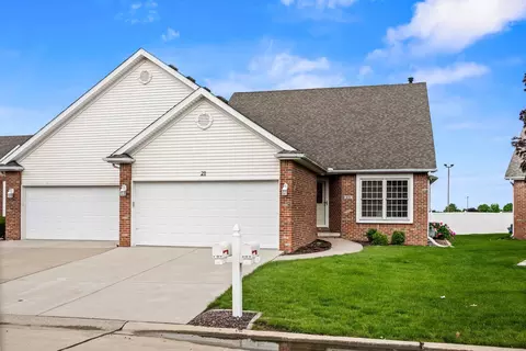 211 Field Dr, Normal, IL 61761