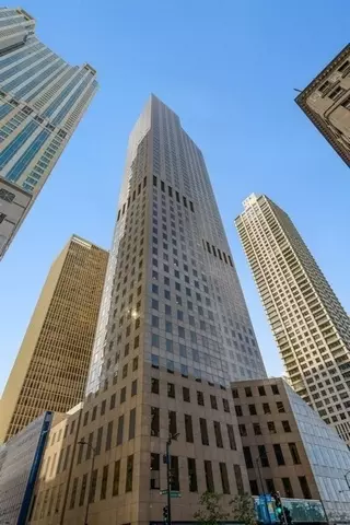 950 N Michigan Ave #4401, Chicago, IL 60611