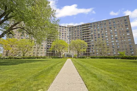 7141 N Kedzie Ave #111, Chicago, IL 60645