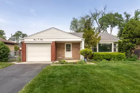 904 Parkview Ln, Des Plaines, IL 60016