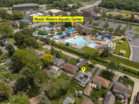 View/Area - 904 Parkview Ln, Des Plaines, IL 60016 photo 3 of 5