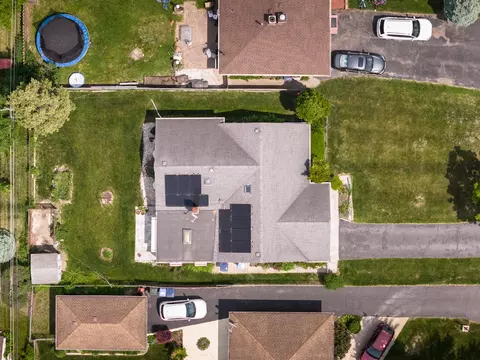 View/Area - 904 Parkview Ln, Des Plaines, IL 60016 photo 4 of 5
