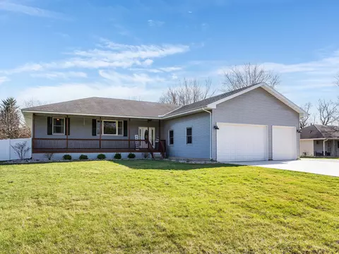 660 W Evergreen St, Essex, IL 60935
