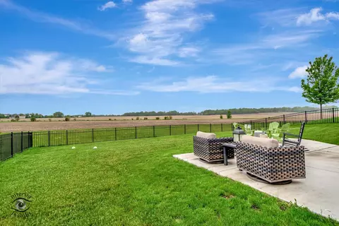 Exterior - 855 Simpson Ave, Elburn, IL 60119 photo 4 of 7
