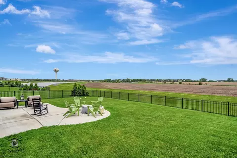 Exterior - 855 Simpson Ave, Elburn, IL 60119 photo 5 of 7