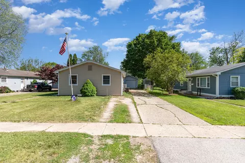 403 W School St, Plano, IL 60545