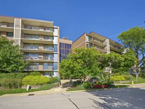 2 S Atrium Way #407, Elmhurst, IL 60126