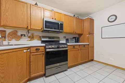 Kitchen - 557 Sandy Ct, Harvard, IL 60033 photo 1 of 3