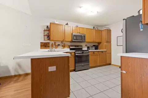 Kitchen - 557 Sandy Ct, Harvard, IL 60033 photo 3 of 3