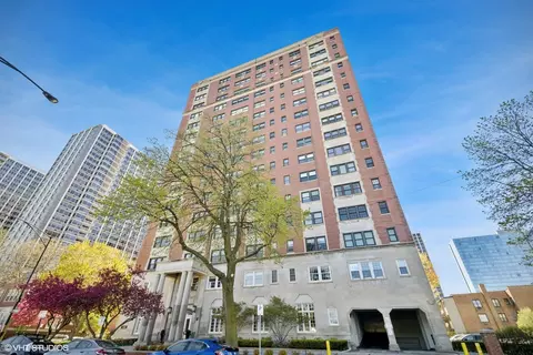 4300 N Marine Dr #306, Chicago, IL 60613