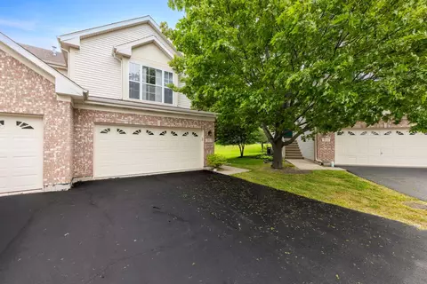 307 Lake Gillilan Way, Algonquin, IL 60102