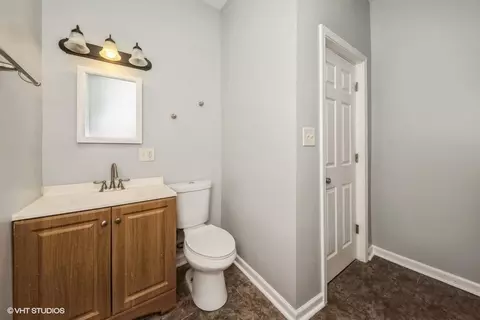 Bath - 1505 E 76th Pl, Chicago, IL 60619 photo 2 of 2