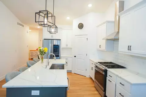 Kitchen - 1905 Glenbridge Rd, Bloomington, IL 61704 photo 5 of 7