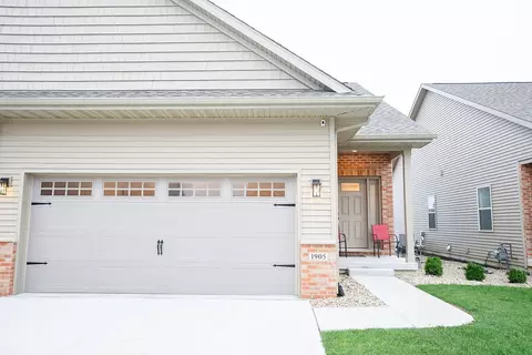 Exterior - 1905 Glenbridge Rd, Bloomington, IL 61704 photo 2 of 14