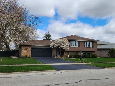 1016 W Willow Ln, Mount Prospect, IL 60056