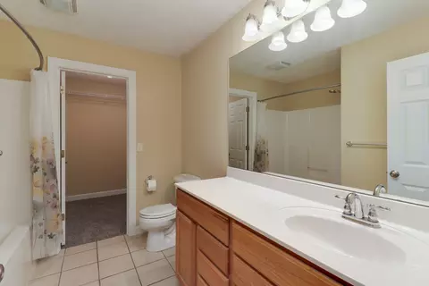 Bath - 520 Wild Turkey Ln, Normal, IL 61761 photo 2 of 5
