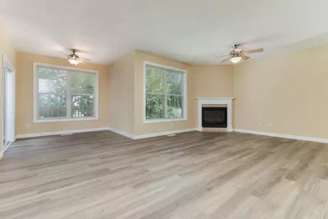 Living - 520 Wild Turkey Ln, Normal, IL 61761 photo 2 of 3