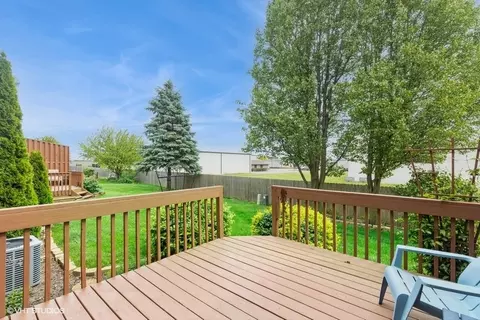 11375 Timer Dr, Huntley, IL 60142 photo 4