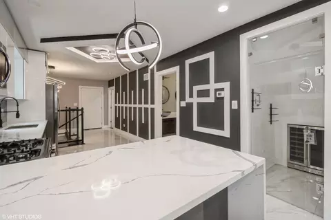 Entry Way - 723 E 90th St, Chicago, IL 60619 photo 3 of 5