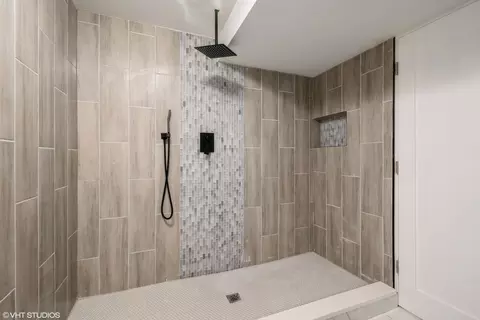 Bath - 723 E 90th St, Chicago, IL 60619 photo 5 of 5