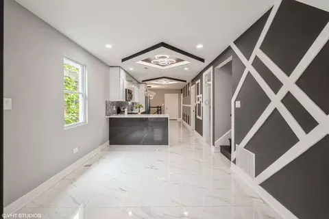 Entry Way - 723 E 90th St, Chicago, IL 60619 photo 2 of 5