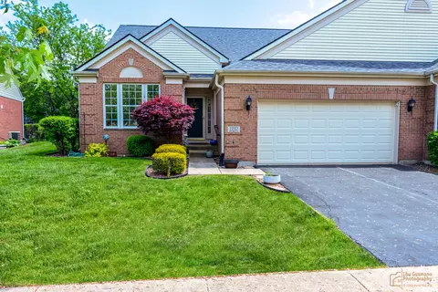 13251 Strandhill Dr, Orland Park, IL 60462