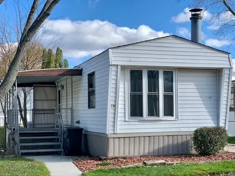 27 W370 Geneva Rd #13, West Chicago, IL 60185