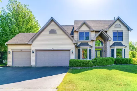 1701 Driftwood Ln, Crystal Lake, IL 60014