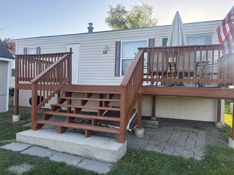 Exterior - 282 Misty Rdg, Lakemoor, IL 60051 photo 2 of 2