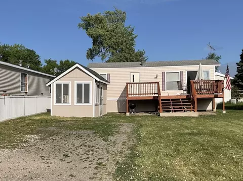 282 Misty Rdg, Lakemoor, IL 60051