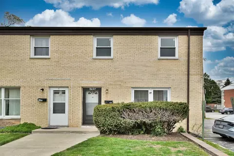 862 Colonial Dr #F, Wheeling, IL 60090