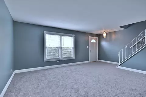 862 Colonial Dr #F, Wheeling, IL 60090 photo 3