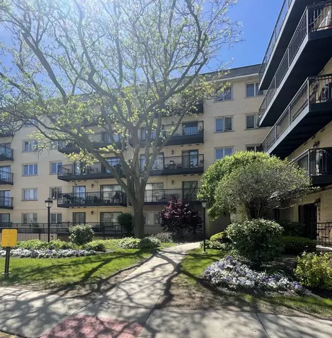 8610 Waukegan Rd #201, Morton Grove, IL 60053