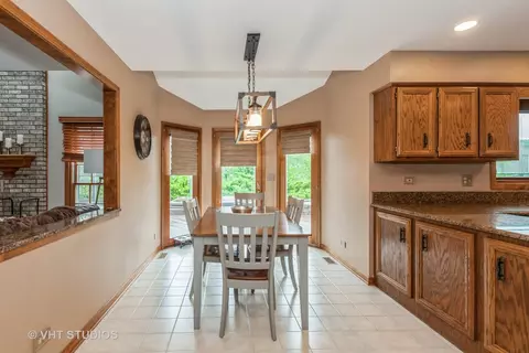 1634 Ithaca Dr, Naperville, IL 60565 photo 6