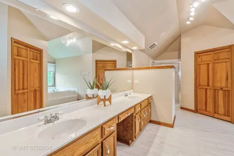 1634 Ithaca Dr, Naperville, IL 60565 photo 24