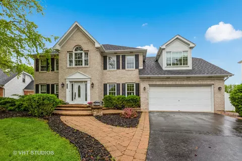 1634 Ithaca Dr, Naperville, IL 60565