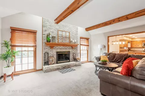 1634 Ithaca Dr, Naperville, IL 60565 photo 5