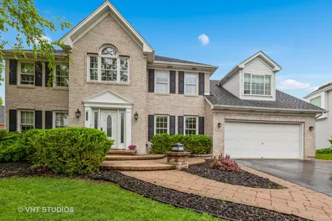 1634 Ithaca Dr, Naperville, IL 60565 photo 2