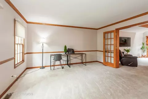1634 Ithaca Dr, Naperville, IL 60565 photo 3