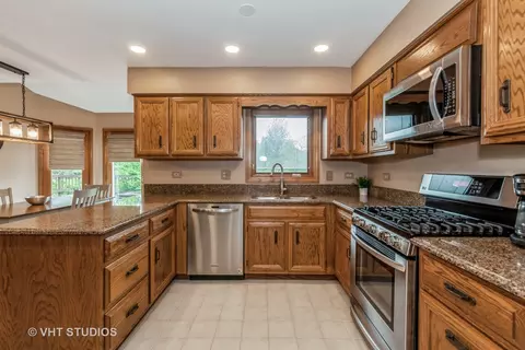 1634 Ithaca Dr, Naperville, IL 60565 photo 10