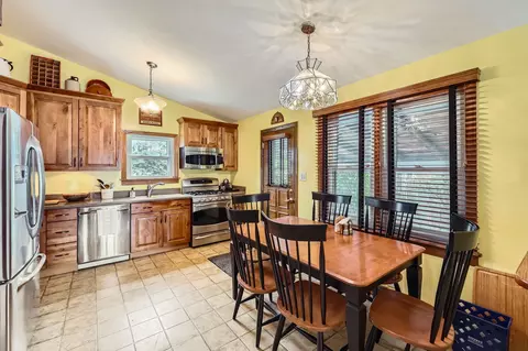 Kitchen - 2080 Fox Ln, Des Plaines, IL 60018 photo 1 of 2