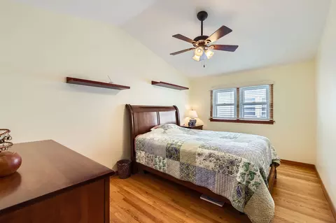 Bedroom - 2080 Fox Ln, Des Plaines, IL 60018 photo 2 of 2