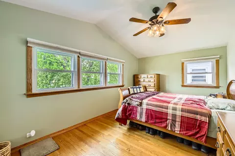 Bedroom - 2080 Fox Ln, Des Plaines, IL 60018 photo 1 of 2
