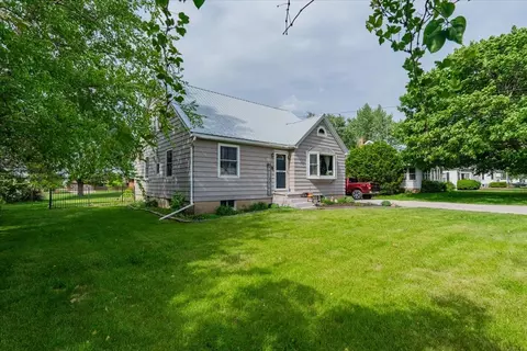 114 E State Route 116 St, Benson, IL 61516
