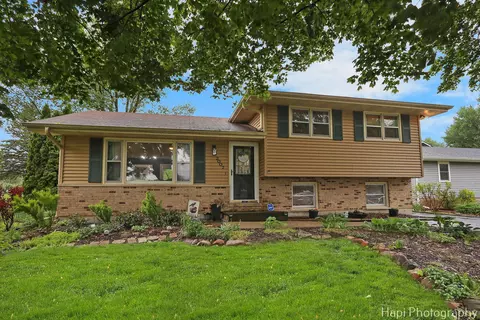 2007 Oak Dr, Mchenry, IL 60050