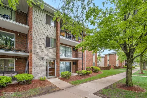 3931 W 104th St #3A, Chicago, IL 60655