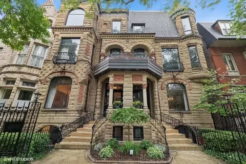 540 W Belden Ave #1A, Chicago, IL 60614