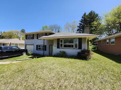 2336 Nebraska Rd, Rockford, IL 61108