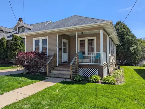 1043 W Lincoln Blvd, Freeport, IL 61032