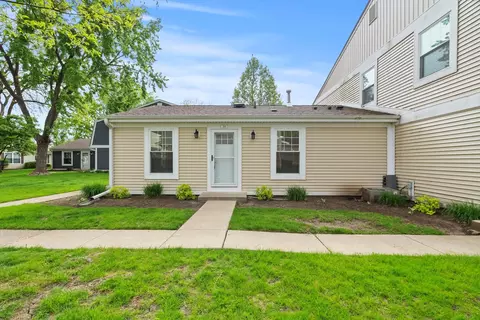 366 Meadow Ct #366, Vernon Hills, IL 60061